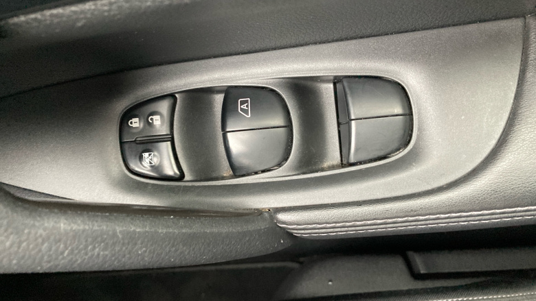 Nissan X-Trail 1.7 dCi N-Connecta 5dr CVT Diesel Station Wagon